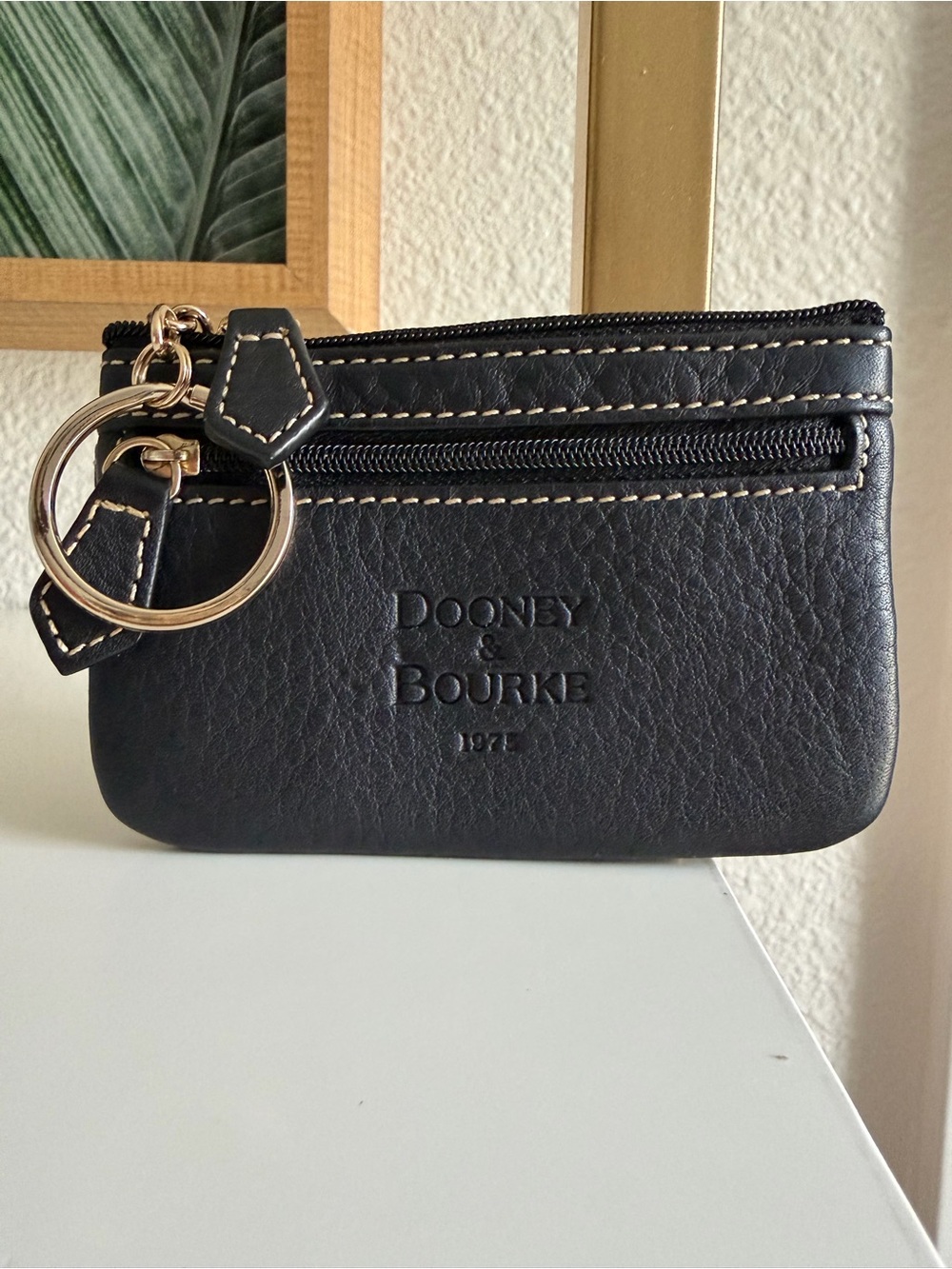 đ¤ Dooney & Bourke Black Leather Coin Purse Key Pouch Red Lining vintage piece - Picture 4 of 10